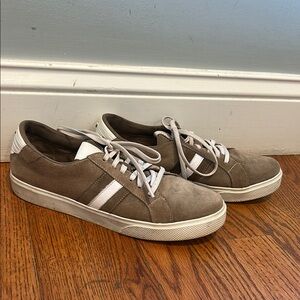 Kaanas Brown and White Casual Sneakers in good condition